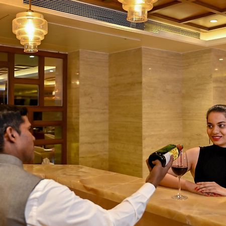 Maharaja Regency Hotell Satara Exteriör bild