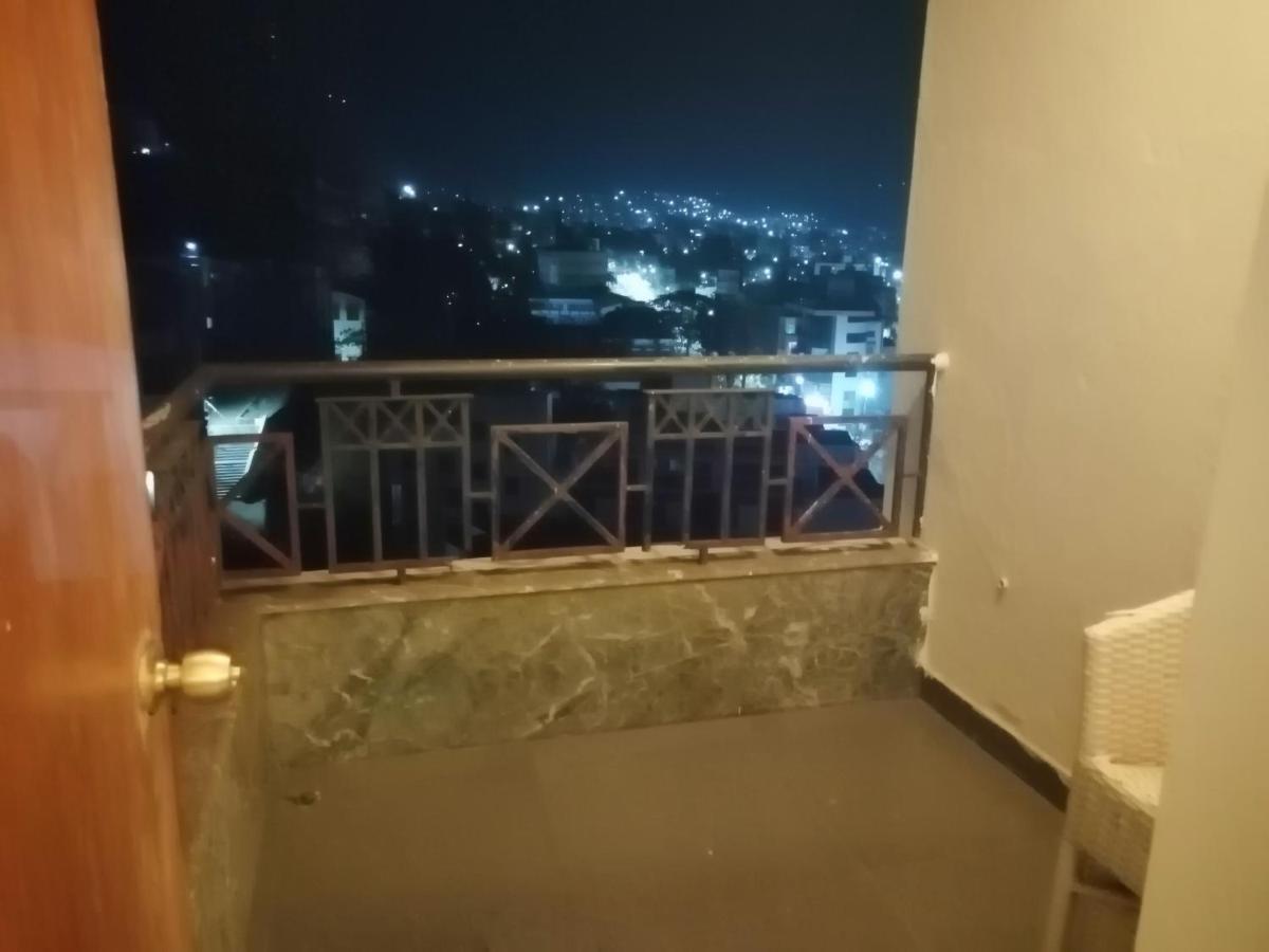 Maharaja Regency Hotell Satara Exteriör bild