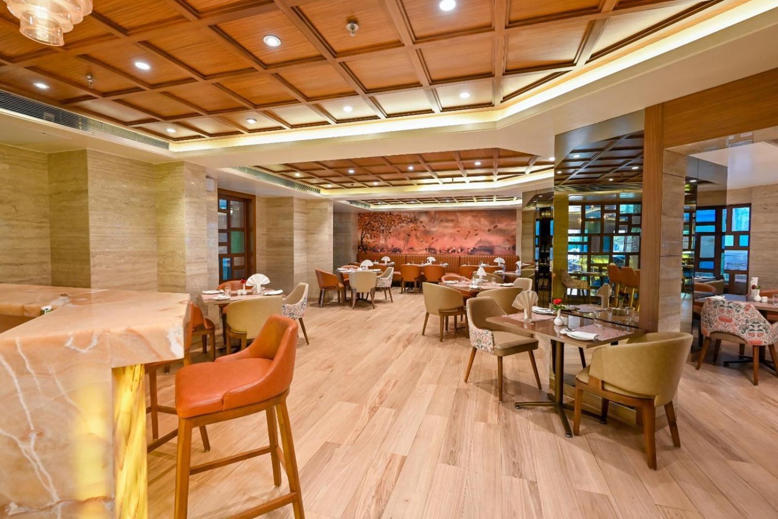 Maharaja Regency Hotell Satara Exteriör bild
